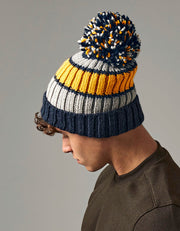 Beechfield B392 Hygge Striped Beanie – leverantörens modellbild
