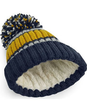 Beechfield B392 Hygge Striped Beanie – leverantörens modellbild