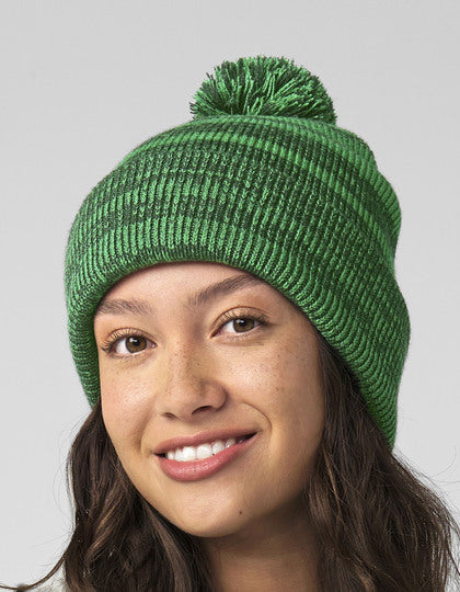 Beechfield B476 Team Stripe Beanie – leverantörens modellbild