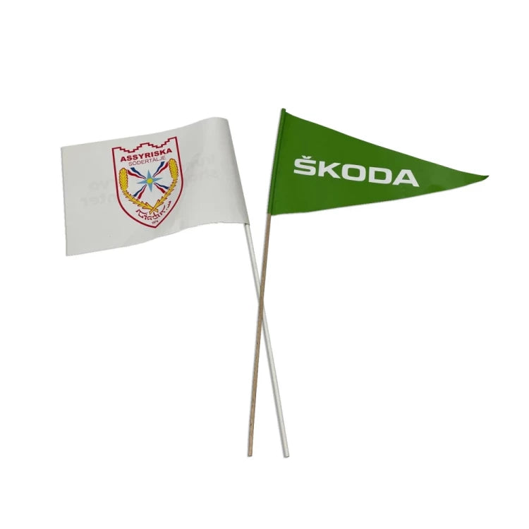 Pappersflagga med tryck och träpinne