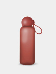 Sagaform Tom vattenflaska 65 cl – Vinröd